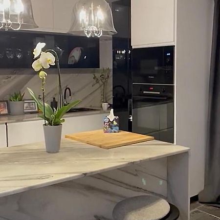 Casa In Inima Capitalei Villa Bukarest Kültér fotó