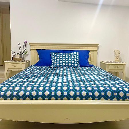 Casa In Inima Capitalei Villa Bukarest Kültér fotó