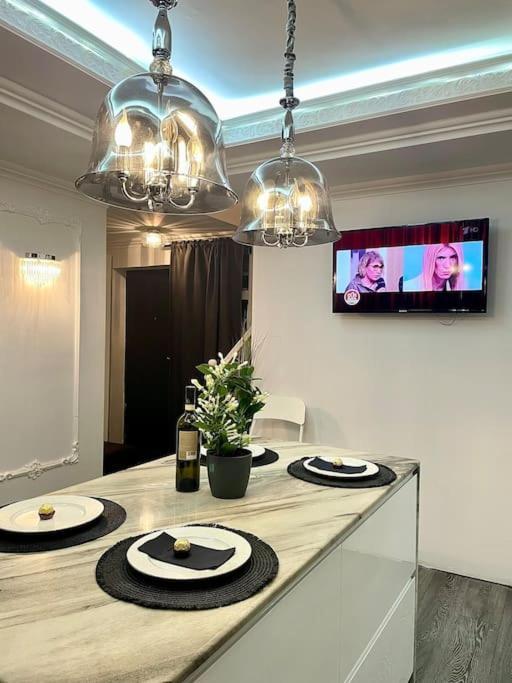 Casa In Inima Capitalei Villa Bukarest Kültér fotó