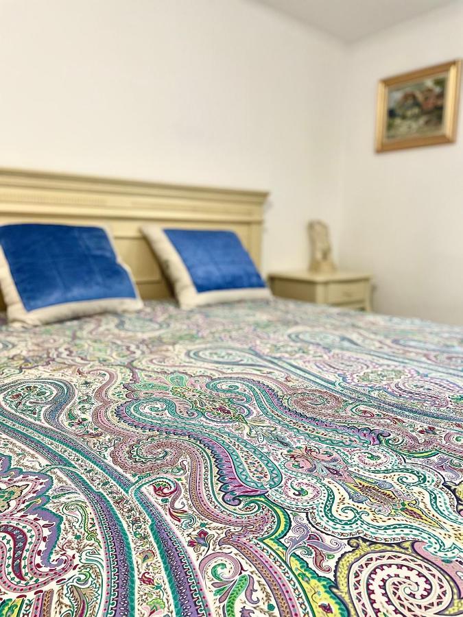 Casa In Inima Capitalei Villa Bukarest Kültér fotó