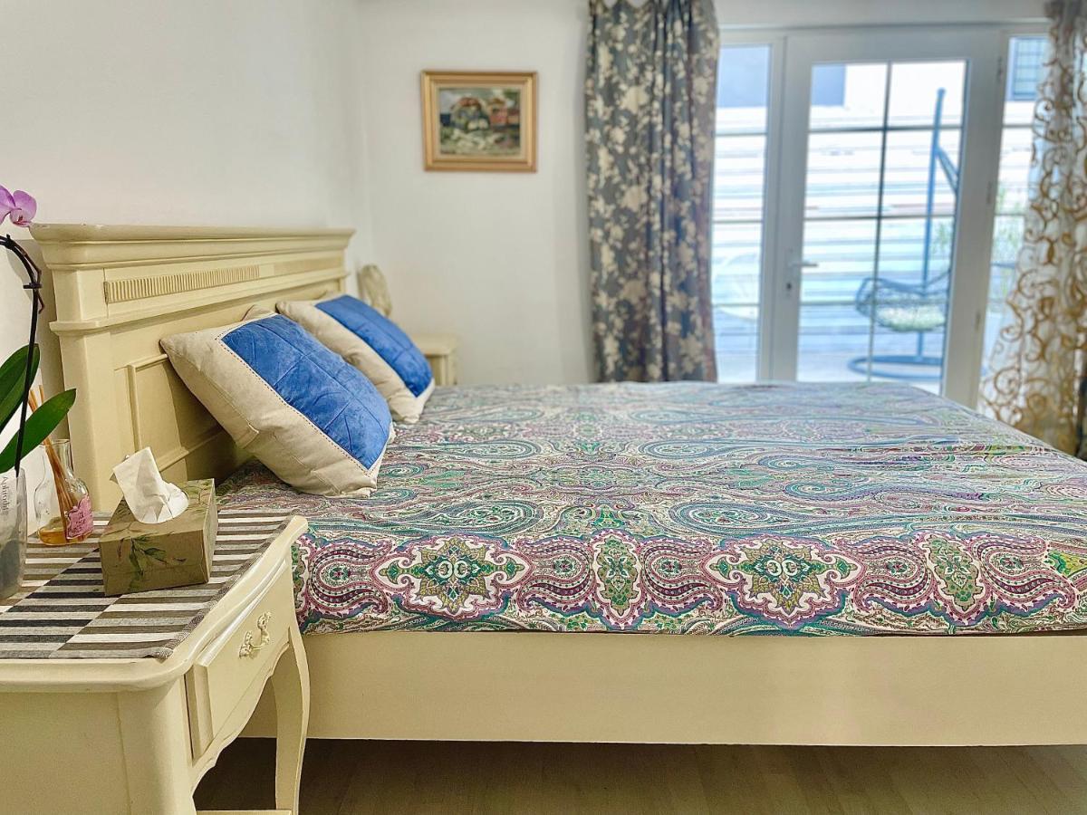 Casa In Inima Capitalei Villa Bukarest Kültér fotó