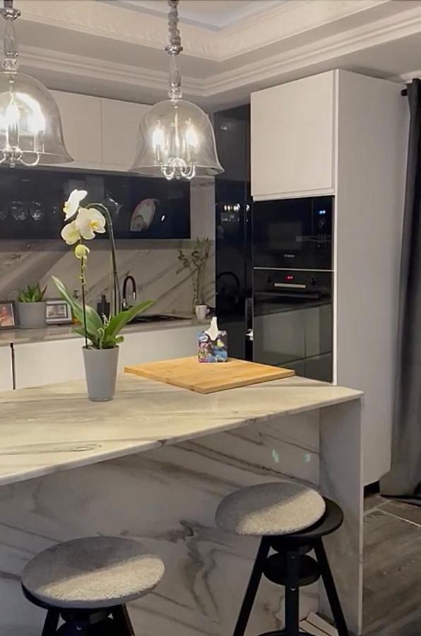 Casa In Inima Capitalei Villa Bukarest Kültér fotó
