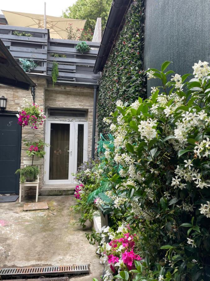 Casa In Inima Capitalei Villa Bukarest Kültér fotó