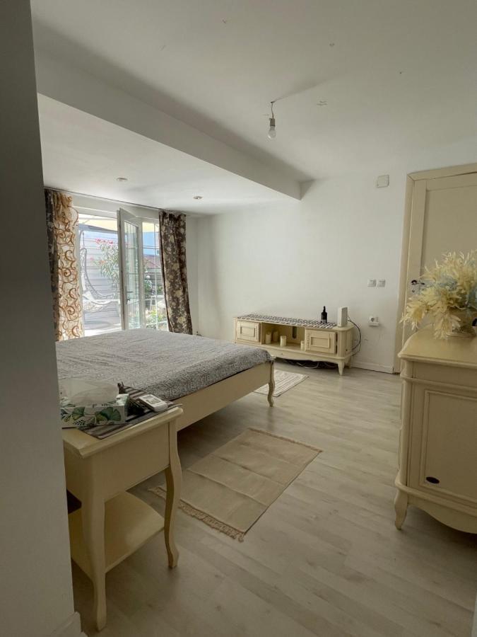 Casa In Inima Capitalei Villa Bukarest Kültér fotó